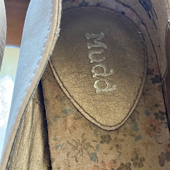 Mudd Nude Pumps - Picture 9 of 10